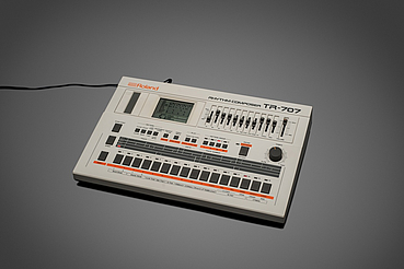 Roland TR-707